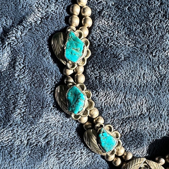 vintage Turquoise and silver blossom native Necklace - Picture 3 of 16